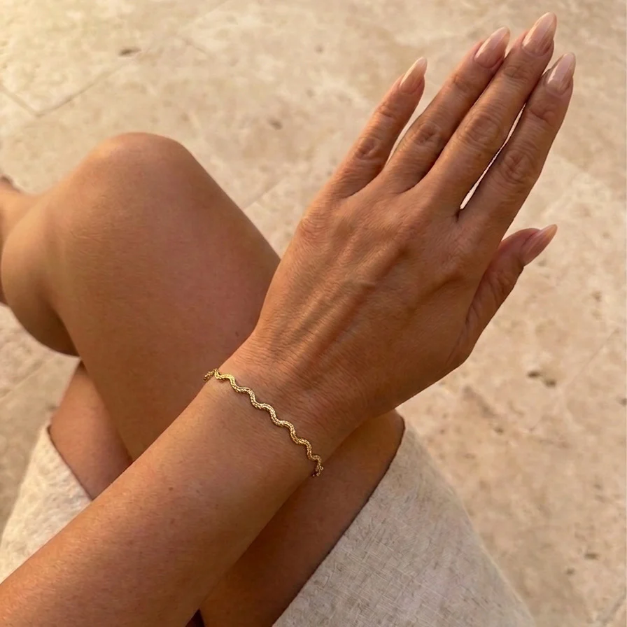 Aura Ripple Chain Bracelet - Image 2