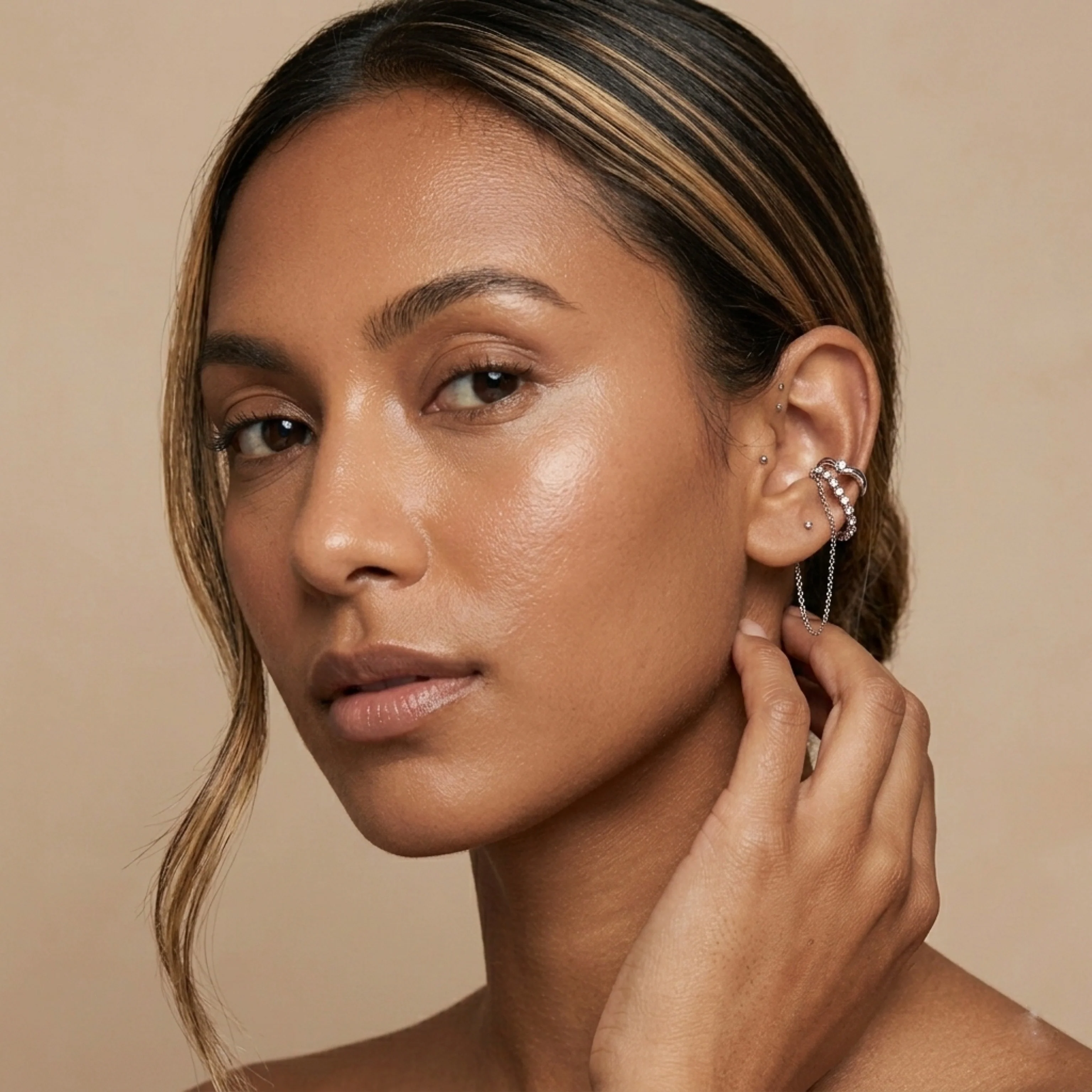 Cascading Chains Ear Cuff - Image 3