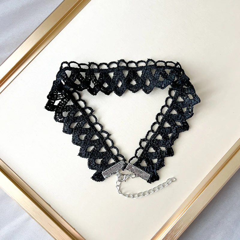 Kai Black Choker - Image 4