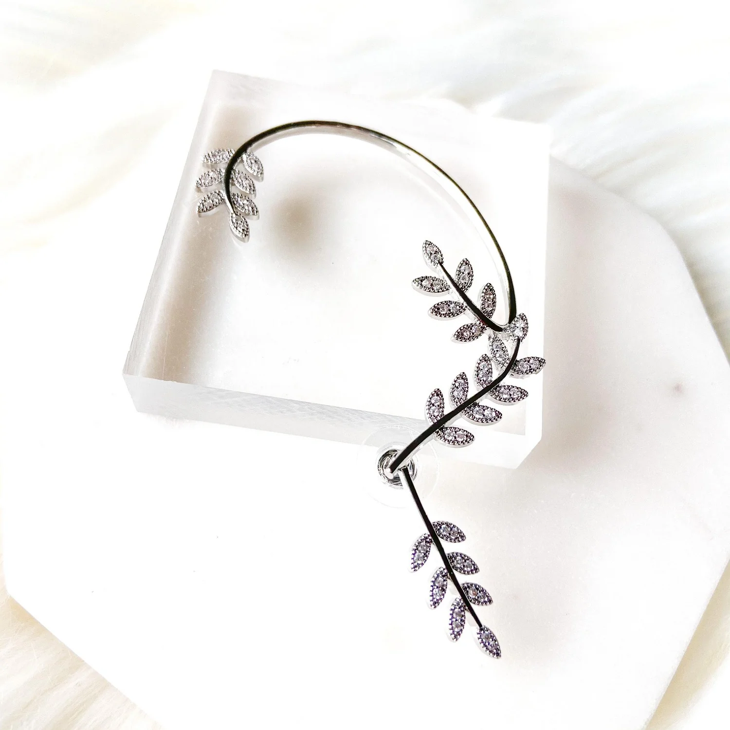 Laurel Leaf Ear Hook / Ear Cuffing - Image 15