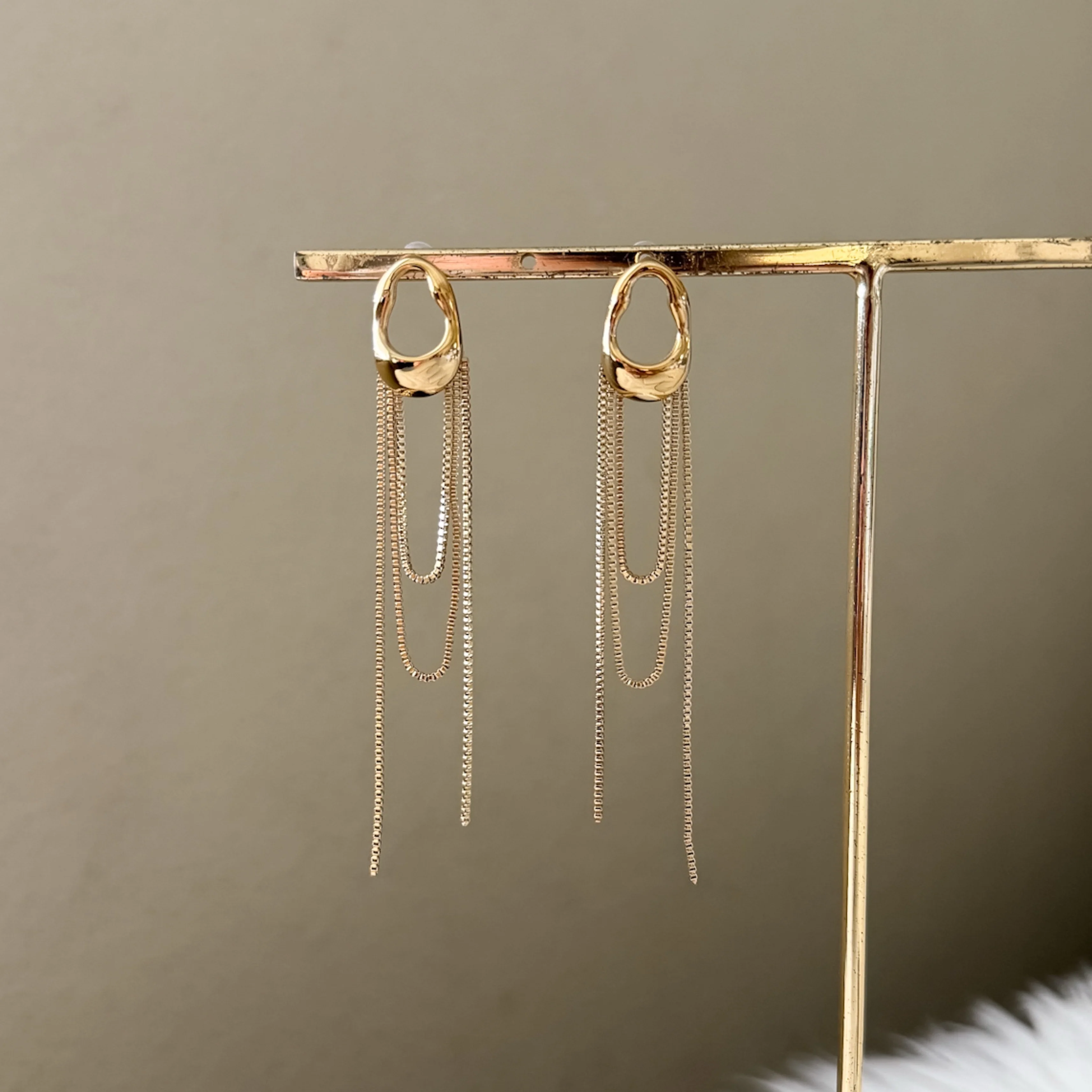 The Silhouette Draped Chain Earrings - Image 18